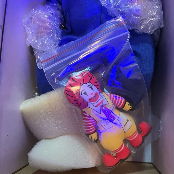 McMEMORIES~ RARE~FIRST EDITION~SEALED~1995 - Picture 6 of 6